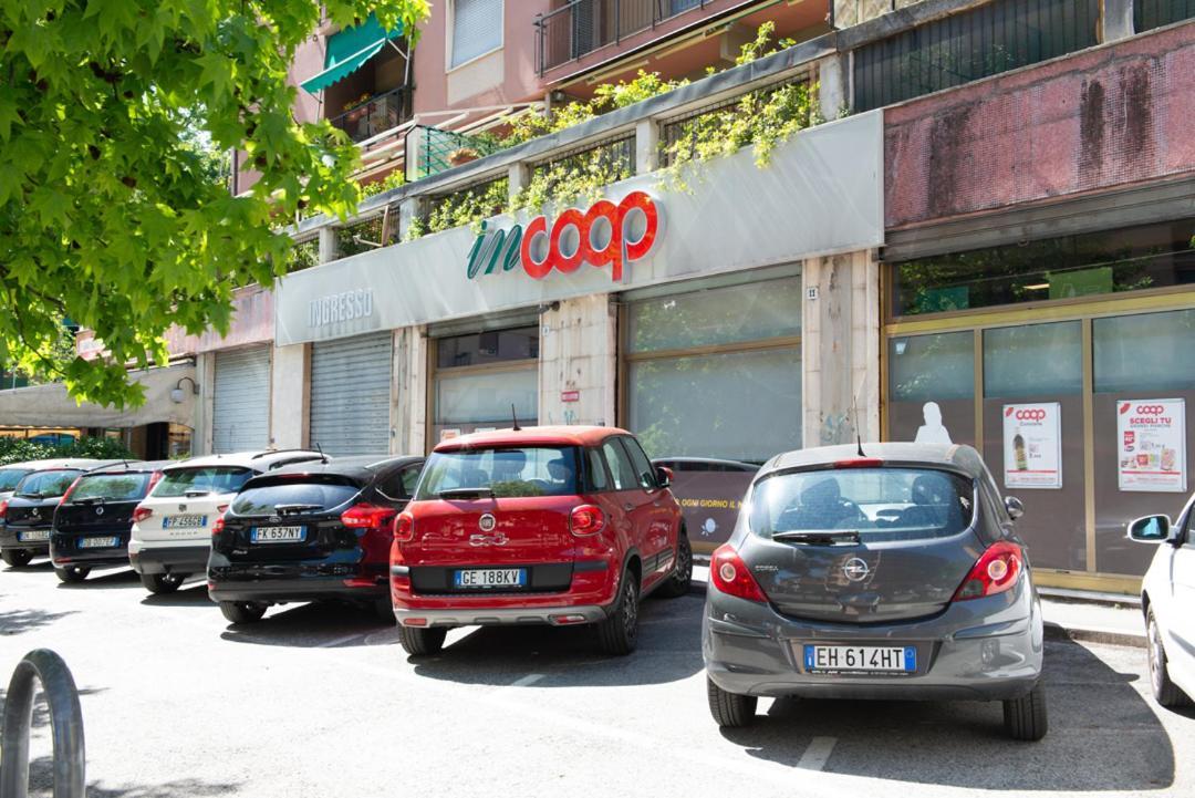 Charlotte Appartamento Con Parcheggio, 5 Terre, Vicino Stazione 斯培西亚 外观 照片