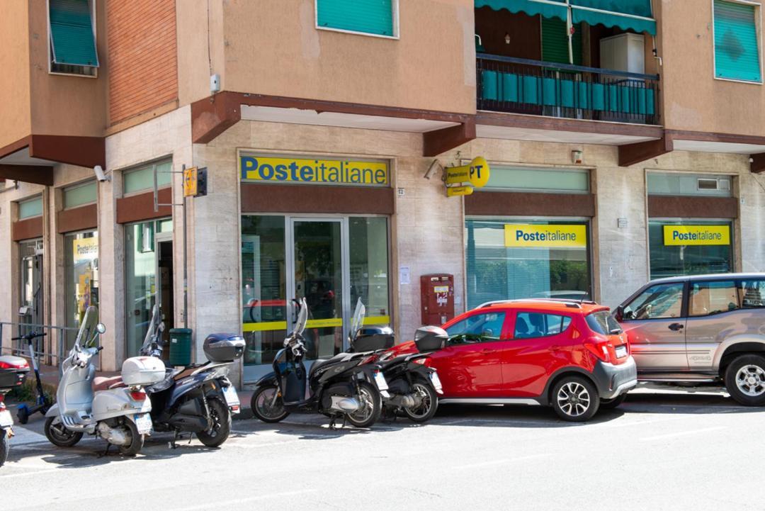 Charlotte Appartamento Con Parcheggio, 5 Terre, Vicino Stazione 斯培西亚 外观 照片