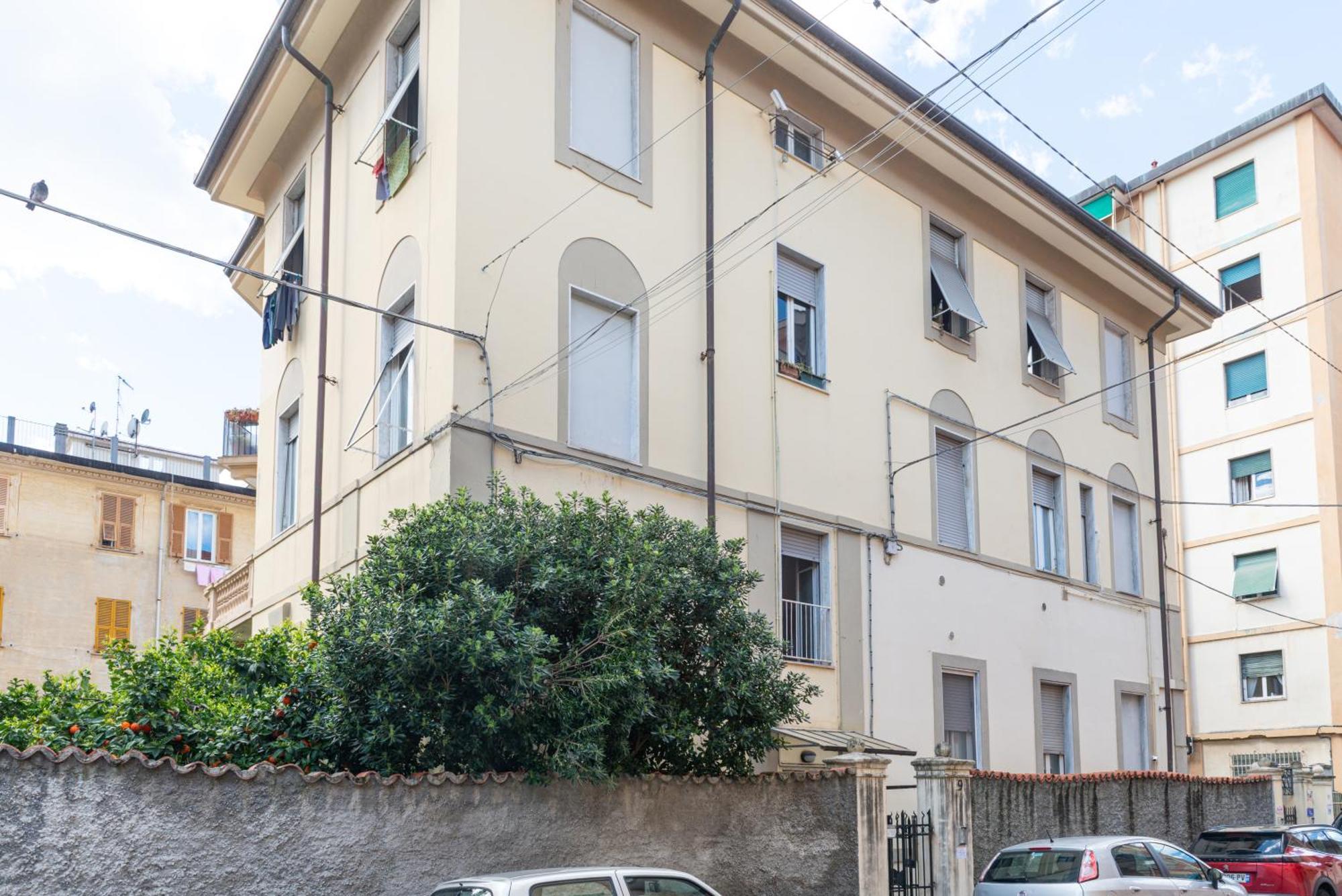 Charlotte Appartamento Con Parcheggio, 5 Terre, Vicino Stazione 斯培西亚 外观 照片