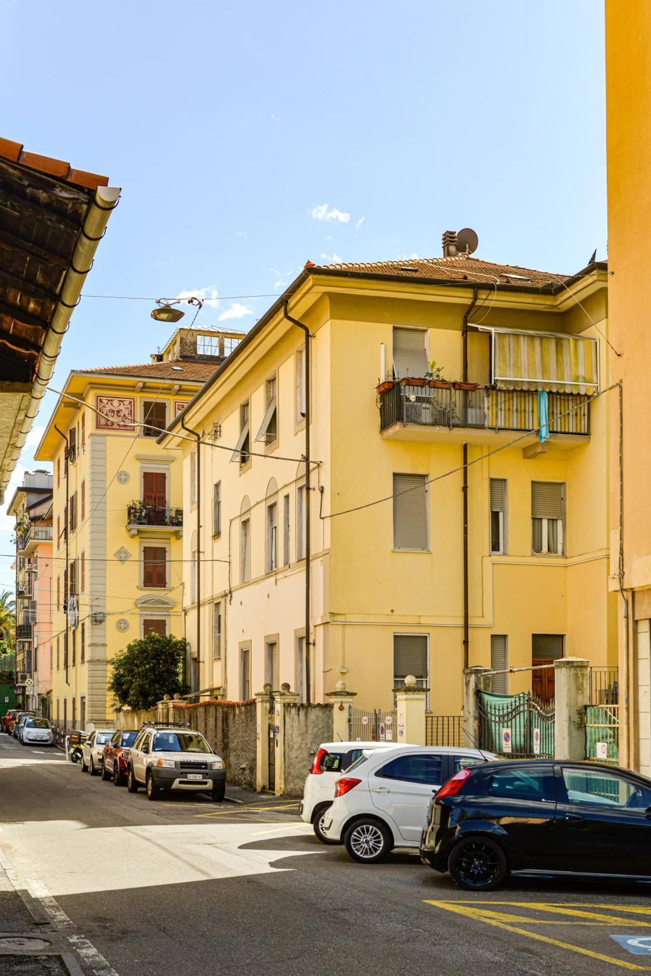 Charlotte Appartamento Con Parcheggio, 5 Terre, Vicino Stazione 斯培西亚 外观 照片