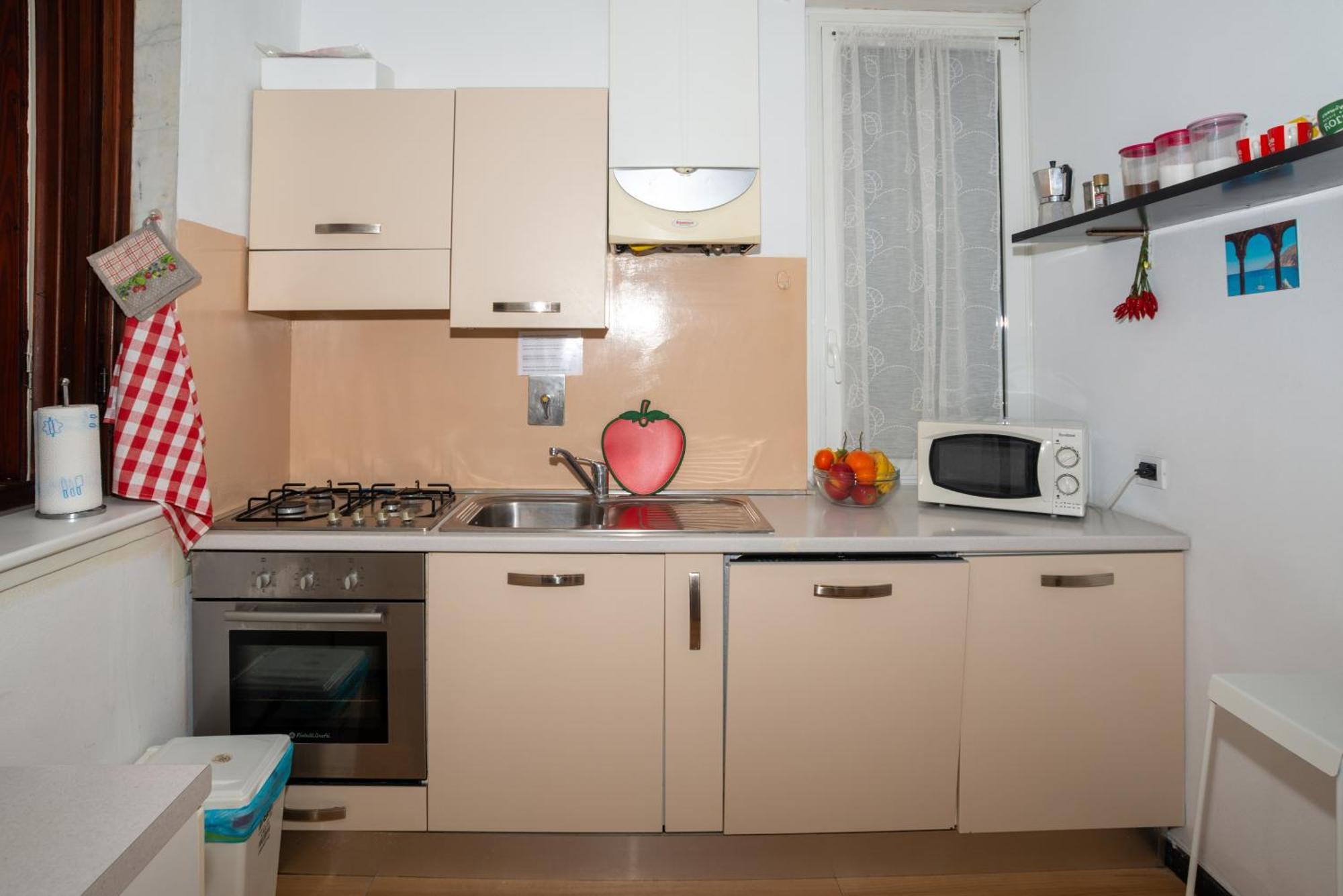 Charlotte Appartamento Con Parcheggio, 5 Terre, Vicino Stazione 斯培西亚 外观 照片